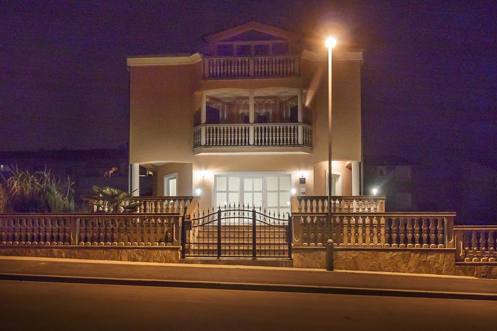 Apartment Vukadin Pola Esterno foto
