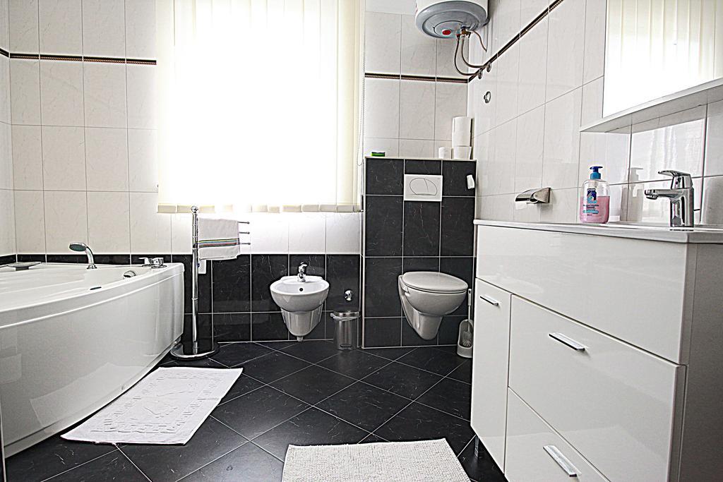 Apartment Vukadin Pola Esterno foto