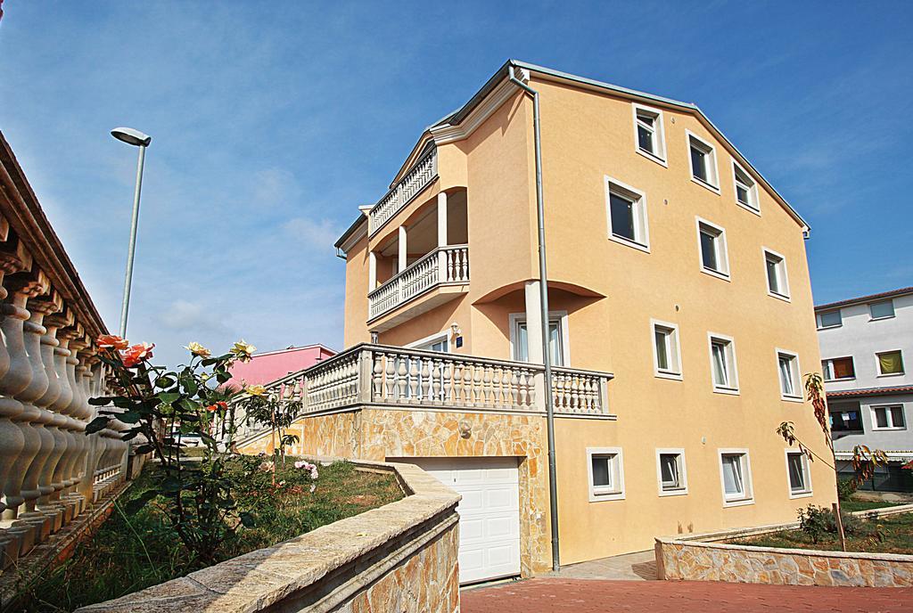 Apartment Vukadin Pola Esterno foto
